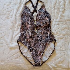 LA BLANCA SNAKE SKIN PRINT ONE PIECE SWIMSUITE GOLD METAL RING ACCENTS IN FRONT,